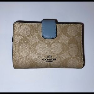 Coach Medium Corner Zip Wallet